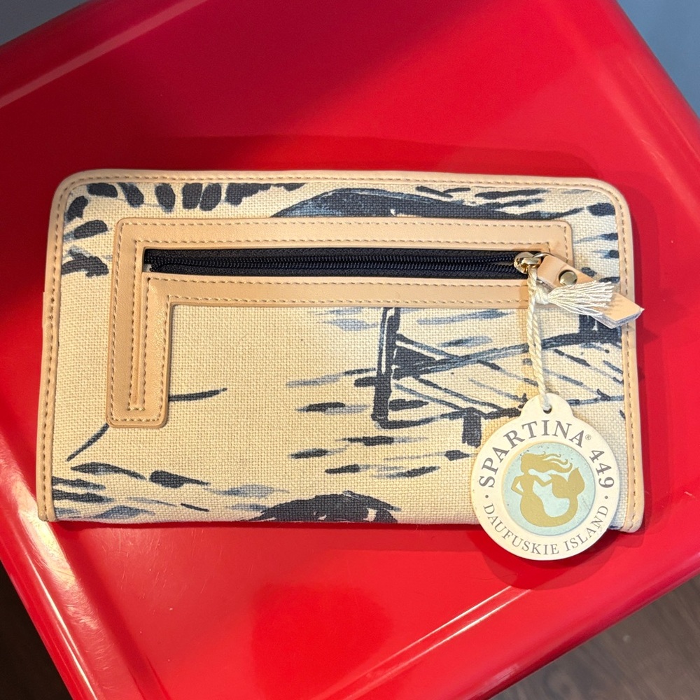 Spartina 449 Cream and Black Zip Wallet